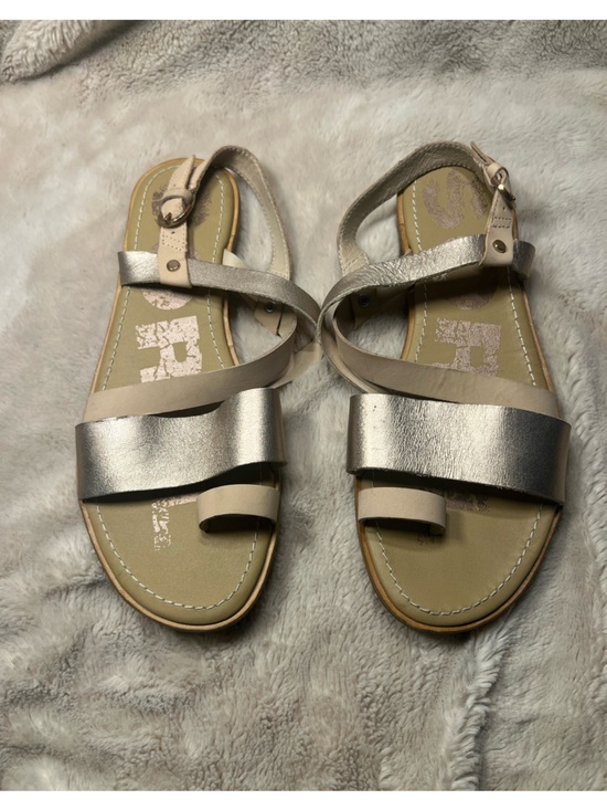 Sorel Shoes - Sorel Ella Criss-Cross metallic leather sandals Size 8